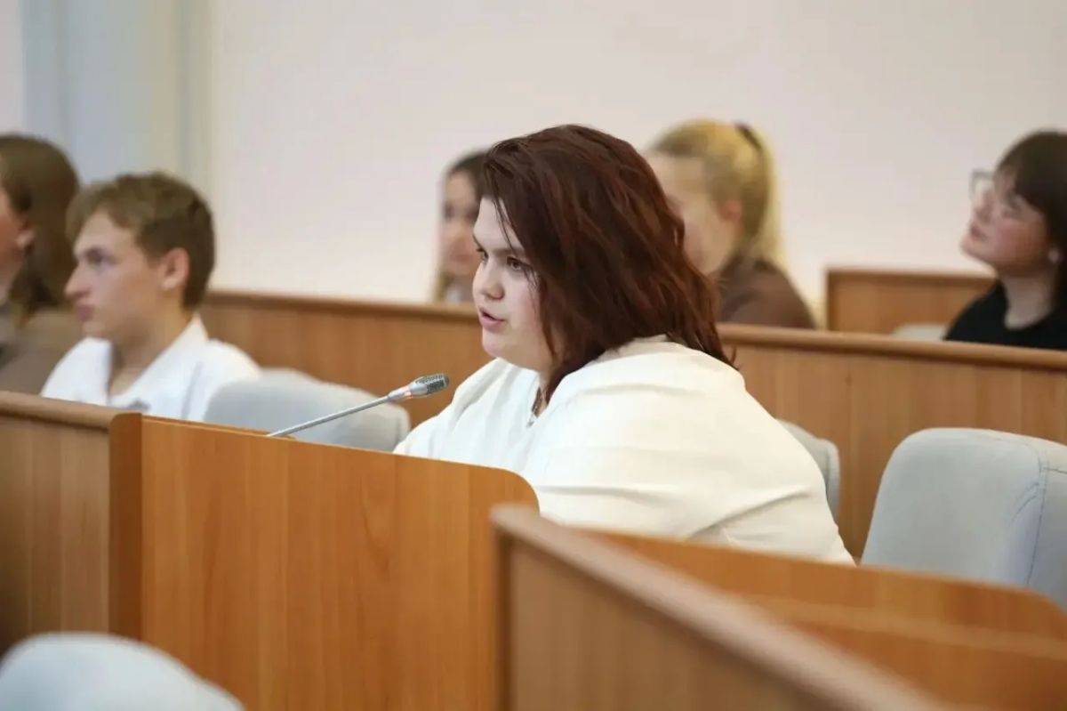 Кто встанет у руля Хакасии: в парламенте запустили новый поток «Школы молодого парламентария» Кто встанет у руля Хакасии: в парламенте запустили новый поток «Школы молодого парламентария»