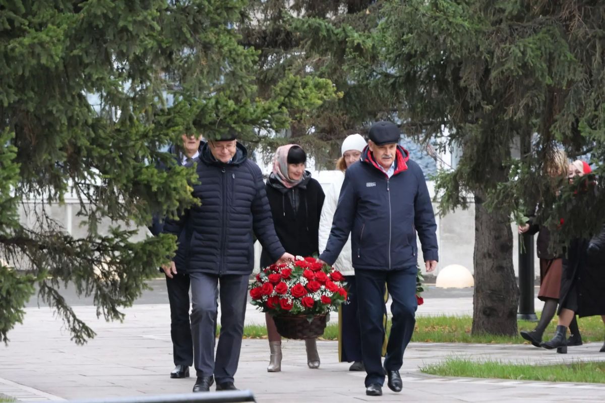 14 октября – День памяти Народного мэра Николая Генриховича Булакина 14 октября – День памяти Народного мэра Николая Генриховича Булакина