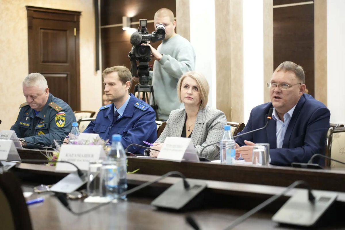 Валентин Коновалов: На совещании с главами муниципалитетов рассмотрели текущую обстановку по отопительному периоду и подготовку к будущему пожароопасному сезону Валентин Коновалов: На совещании с главами муниципалитетов рассмотрели текущую обстановку по отопительному периоду и подготовку к будущему пожароопасному сезону