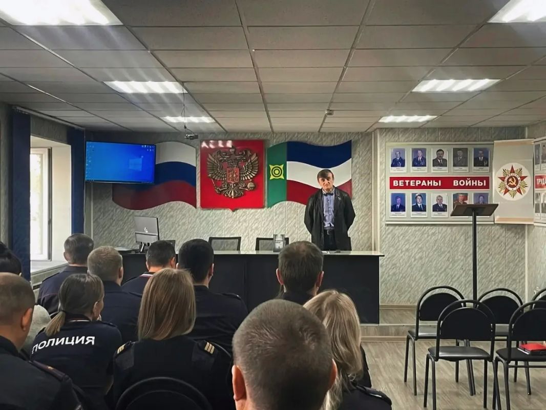 В Абакане состоялась творческая встреча сотрудников транспортной полиции с актёром Игорем Германом В Абакане состоялась творческая встреча сотрудников транспортной полиции с актёром Игорем Германом