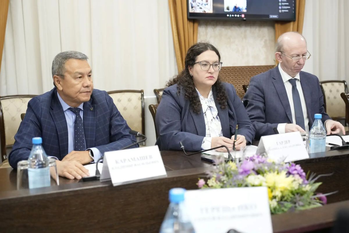 Валентин Коновалов: На совещании с главами муниципалитетов рассмотрели текущую обстановку по отопительному периоду и подготовку к будущему пожароопасному сезону Валентин Коновалов: На совещании с главами муниципалитетов рассмотрели текущую обстановку по отопительному периоду и подготовку к будущему пожароопасному сезону