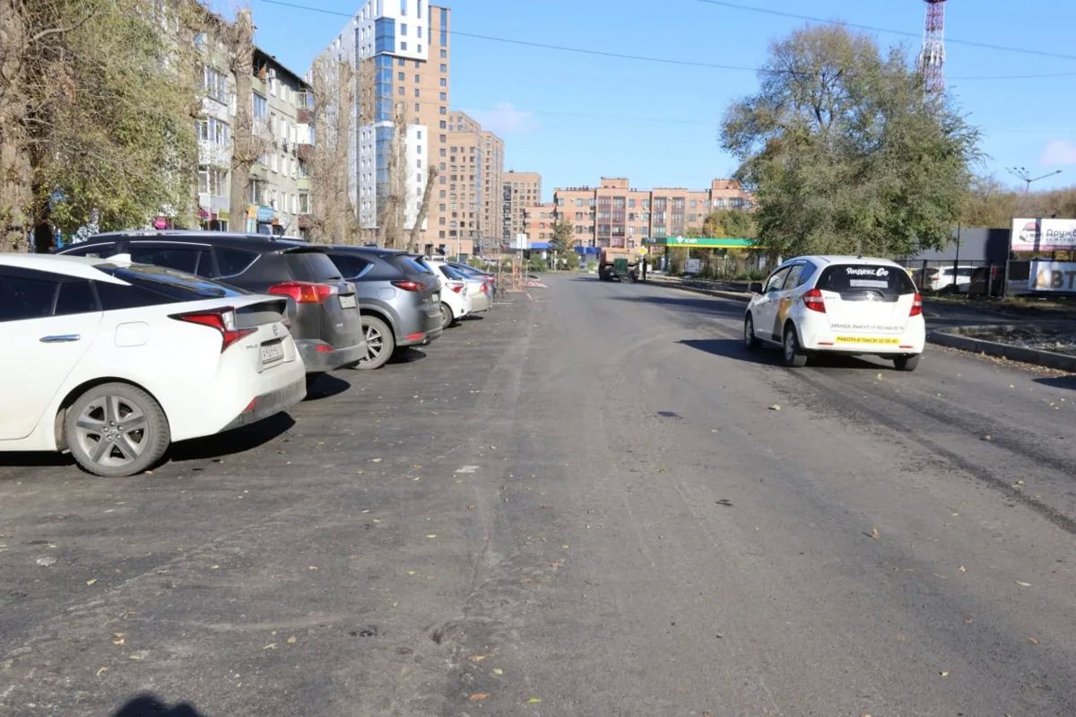 Часть Комарова в Абакане заасфальтировали Часть Комарова в Абакане заасфальтировали