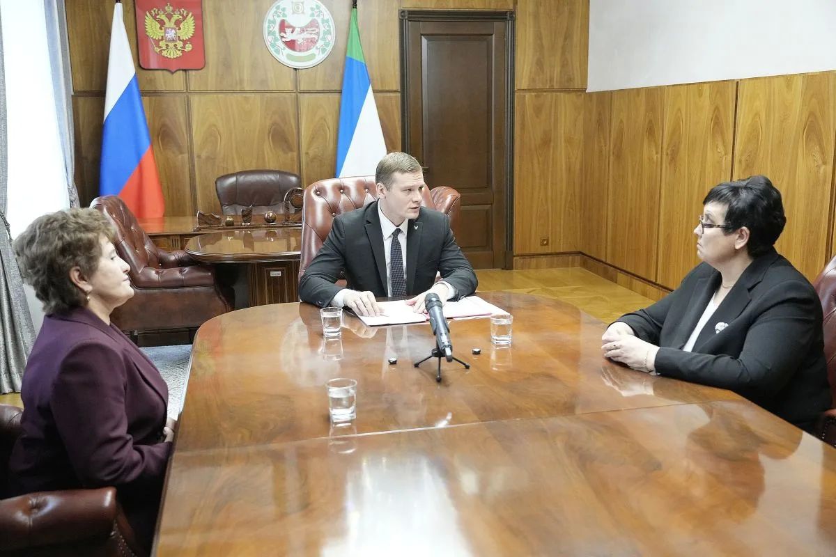 Валентин Коновалов провел встречу с главой Усть-Абаканского района Ниной Леонченко и и.о. главы Усть-Абаканского поссовета Татьяной Можаровой