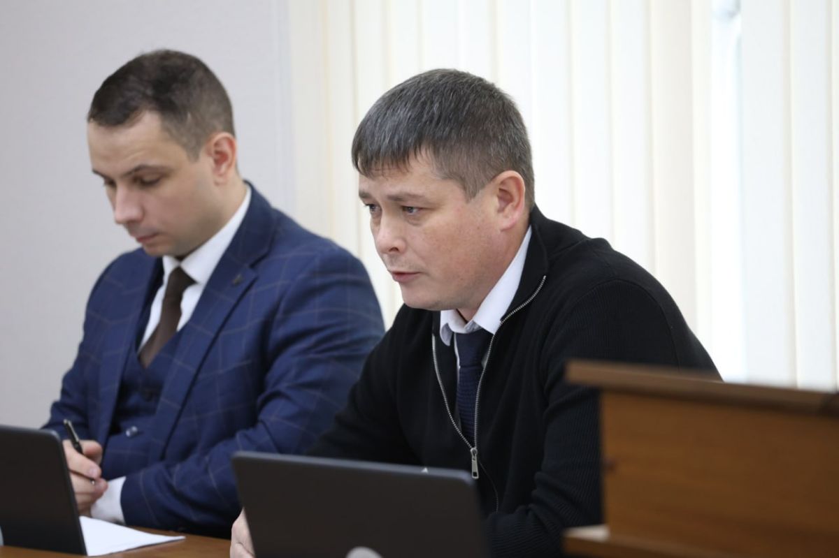Министры отчитались перед депутатами о реализации госпрограмм в Хакасии Министры отчитались перед депутатами о реализации госпрограмм в Хакасии