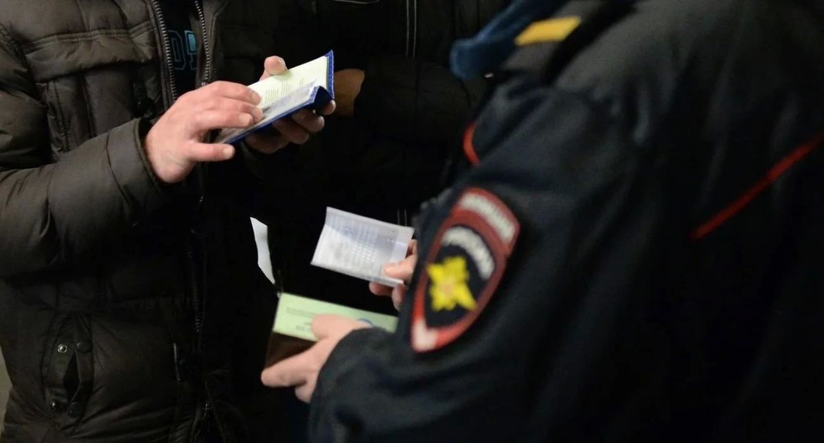 Полицейскими Хакасии за нарушение миграционного законодательства депортирован иностранный гражданин