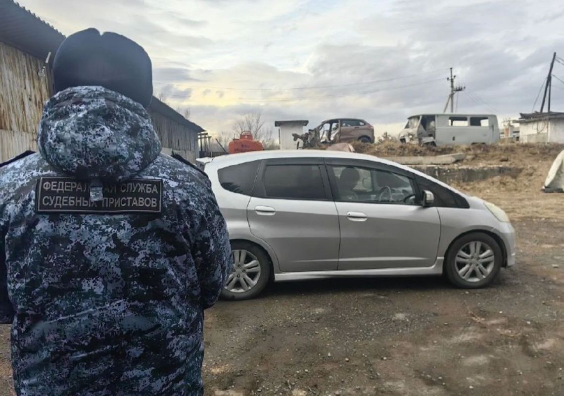 Приставы из Абакана помогли женщине получить компенсацию