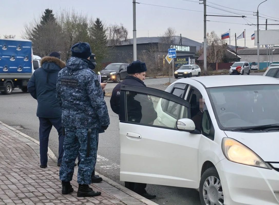 В абаканском аэропорту прошёл межведомственный рейд В абаканском аэропорту прошёл межведомственный рейд