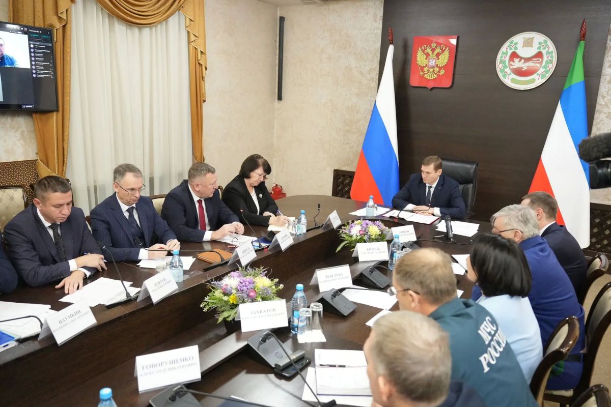 Рынок топлива в Хакасии приходит в норму, но проблемы ещё есть Рынок топлива в Хакасии приходит в норму, но проблемы ещё есть