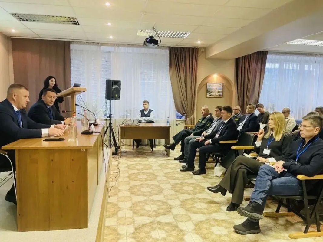 Министр лесного хозяйства Хакасии посетил Новосибирск Министр лесного хозяйства Хакасии посетил Новосибирск