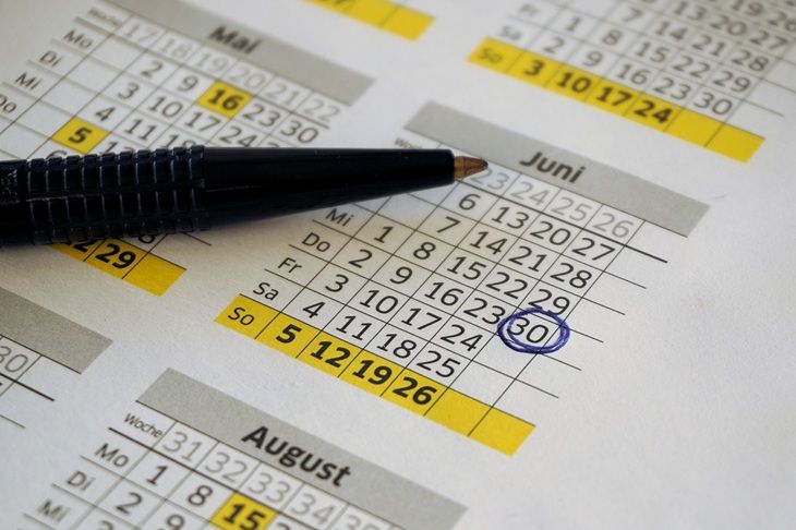 Даты 2025 года, которые вы захотите забронировать прямо сейчас: свадьбы и другие торжества ждут!