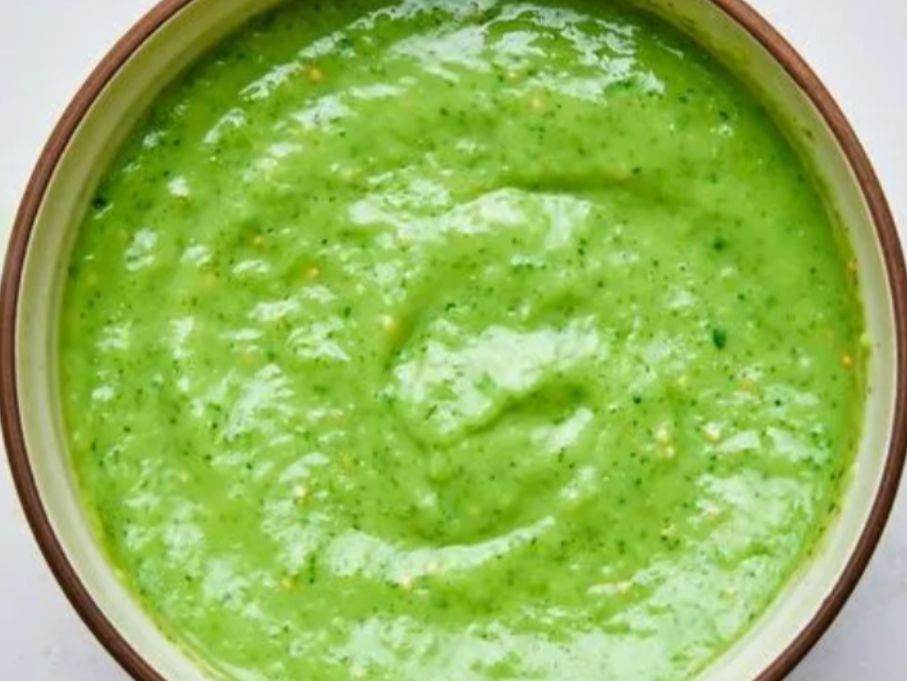 Универсальный зеленый соус: идеальное дополнение к любому блюду
