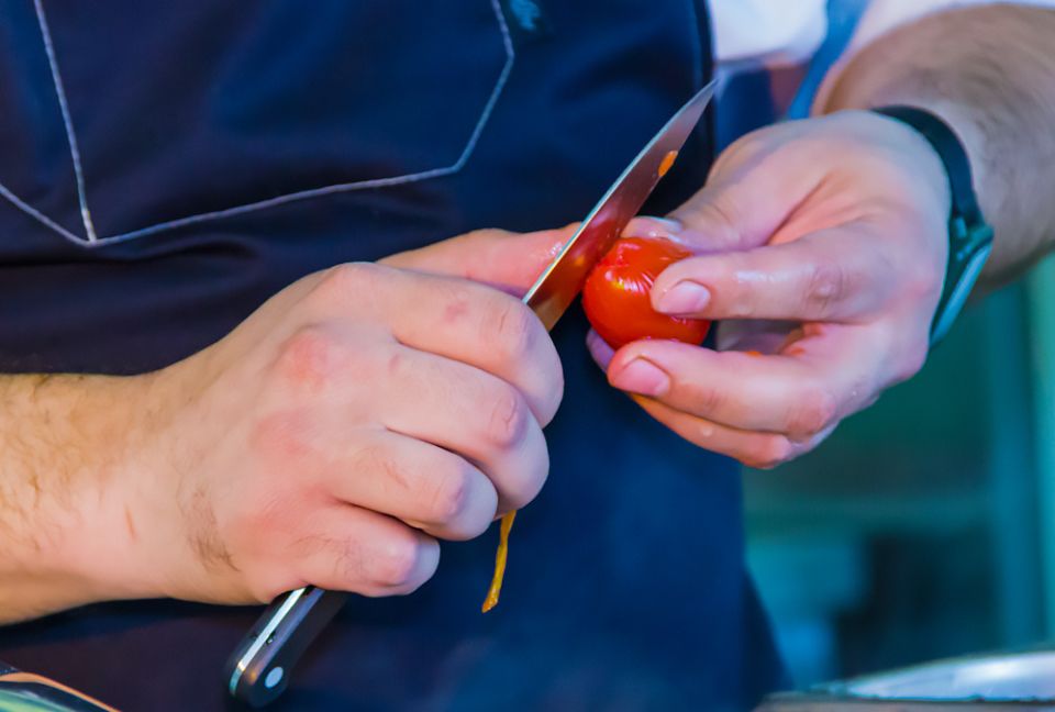 Как организовать новогодний банкет всего за 5000 рублей: вкусно и стильно