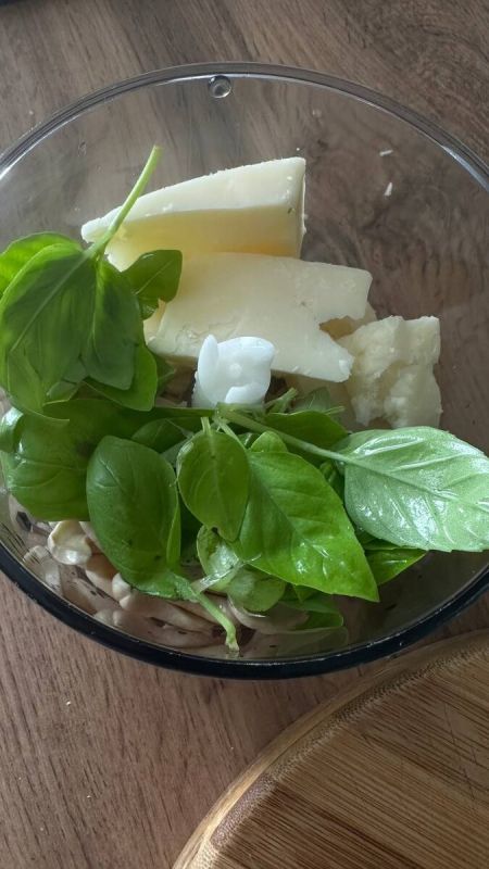 Необычное песто: создайте свой уникальный соус из любой зелени