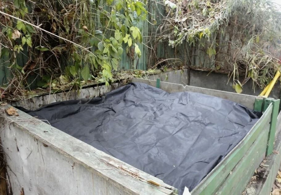 Как сохранить компост в зимний период: простые советы по утеплению