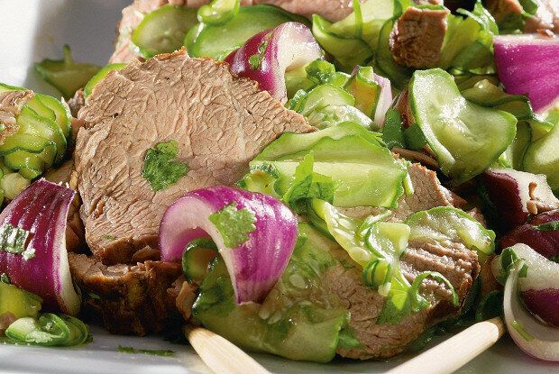 Роскошный салат с говядиной для гурманов